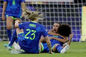 Brazil retained their Women&#39;s Copa America title after overcoming Colombia in an exciting final