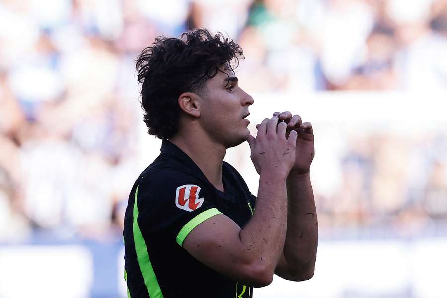Julian Alvarez looking frustrated 