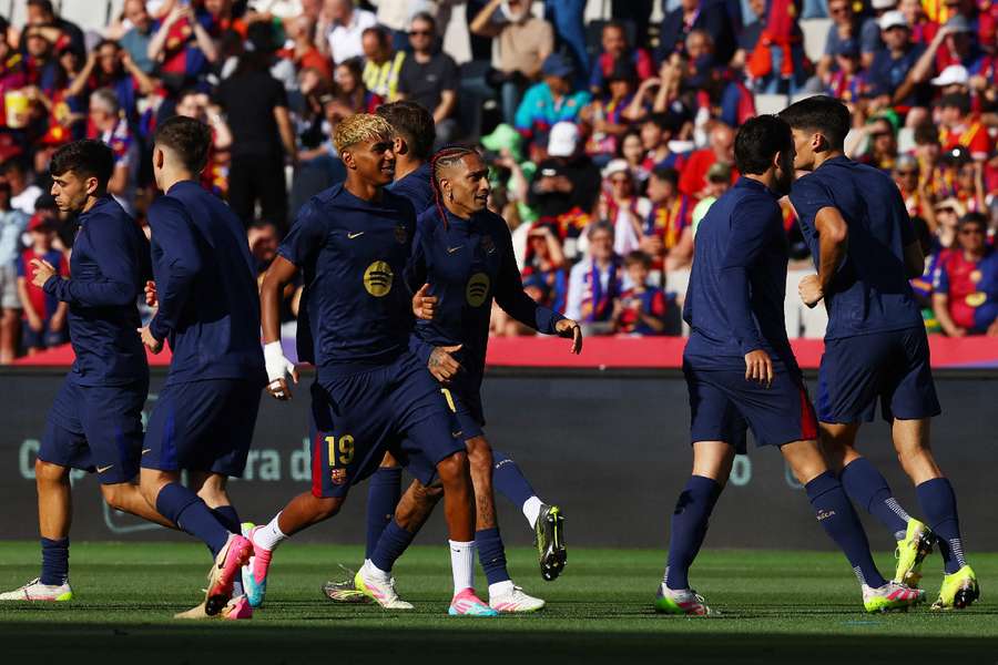 Barcelona players warm-up
