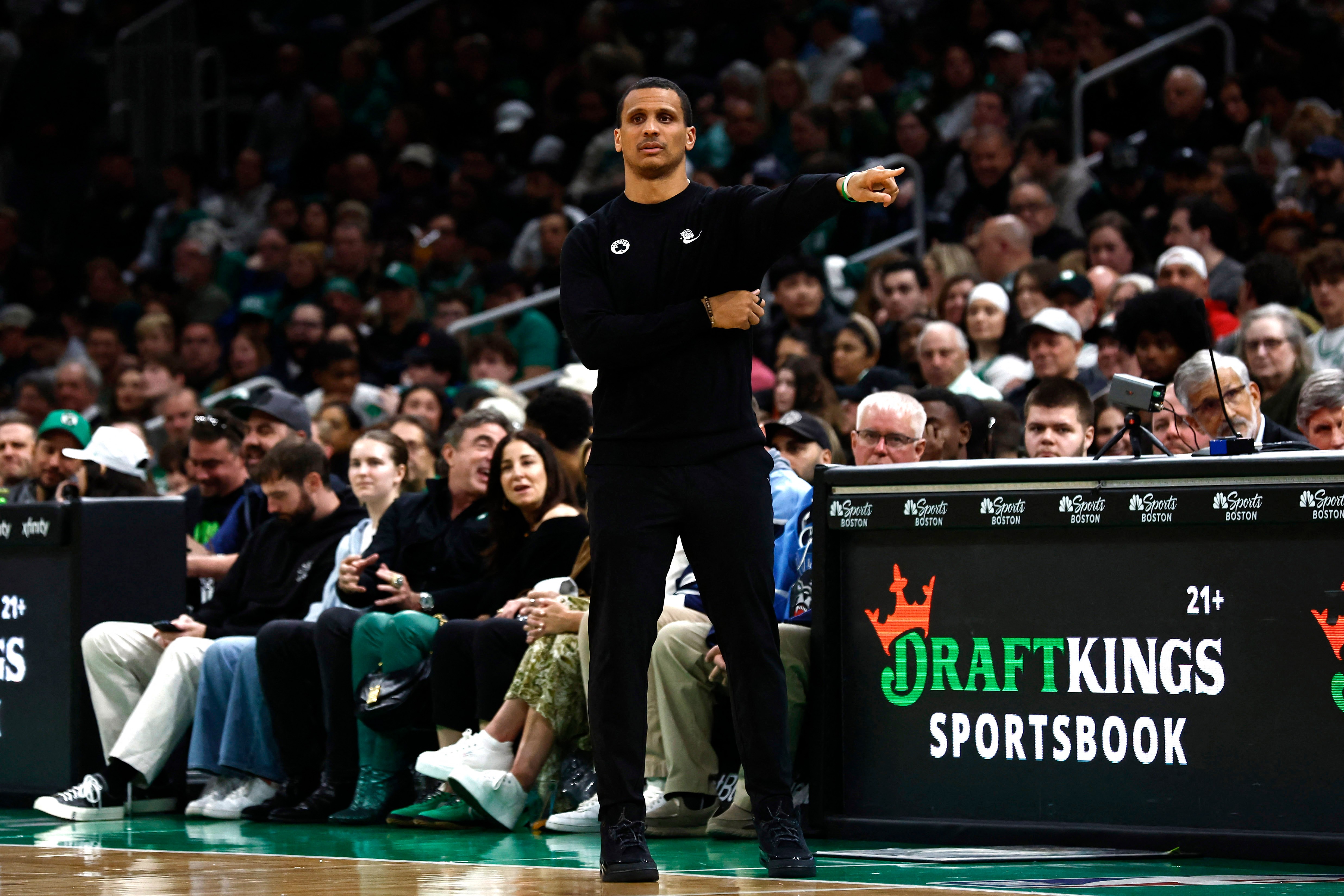 Joe Mazzulla, the head of the Boston Celtics, has signed a new contract with the team in preparation for the 2025 season.