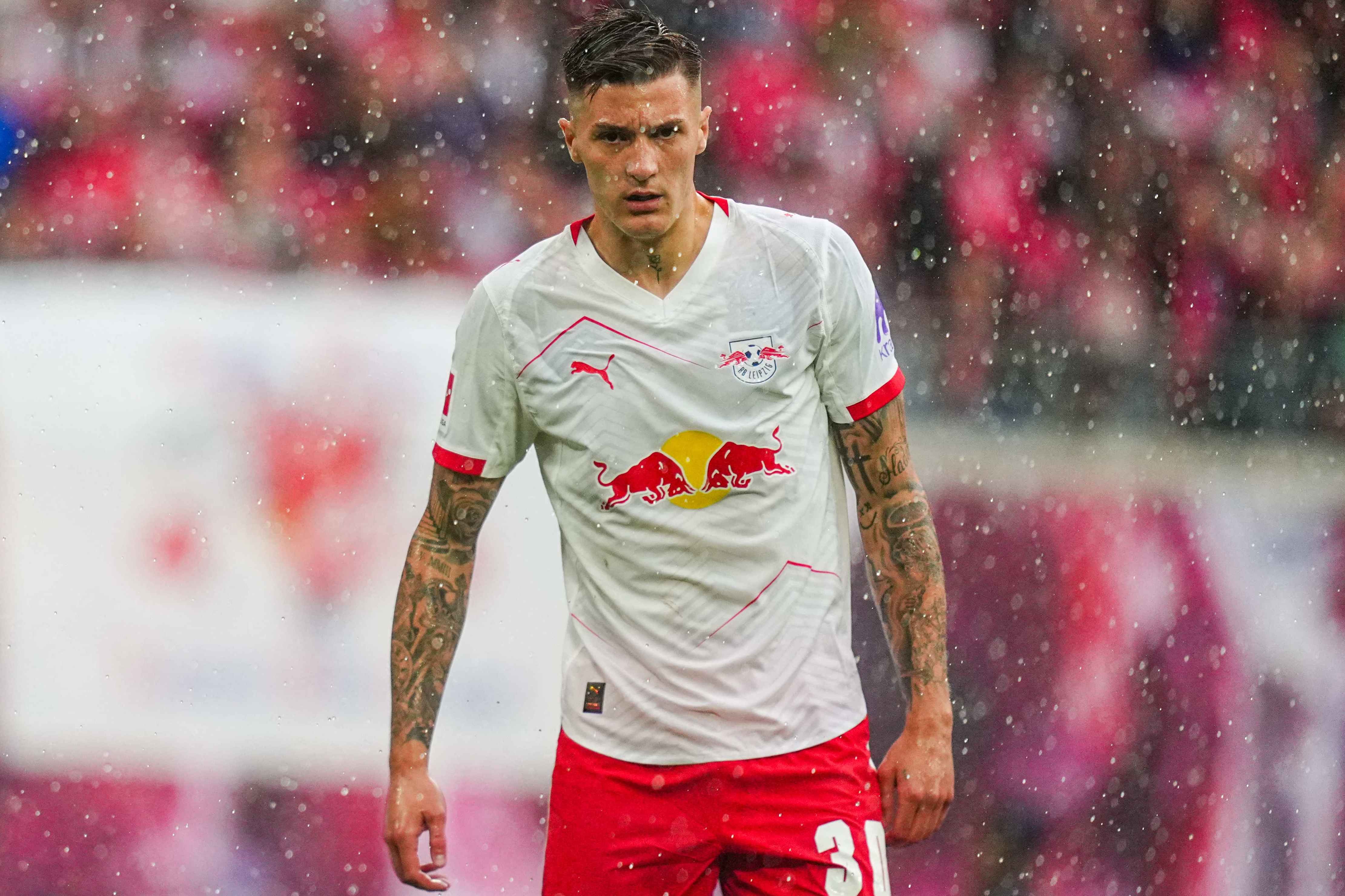 Manchester United has reportedly reached an agreement for an €85 million deal to acquire Benjamin Sesko from RB Leipzig.