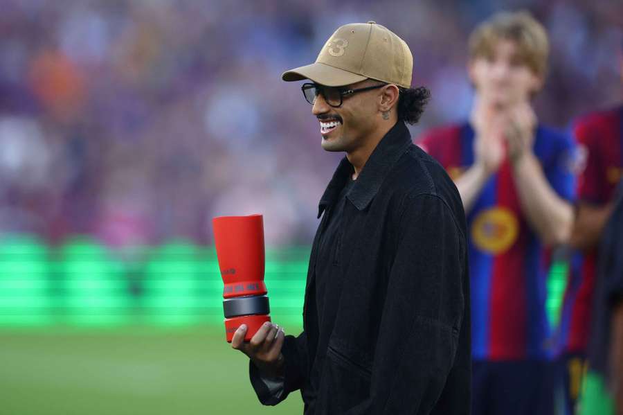 Barcelona's Raphinha on the pitch before the Getafe match Barcelona's Raphinha on the pitch before the Getafe match