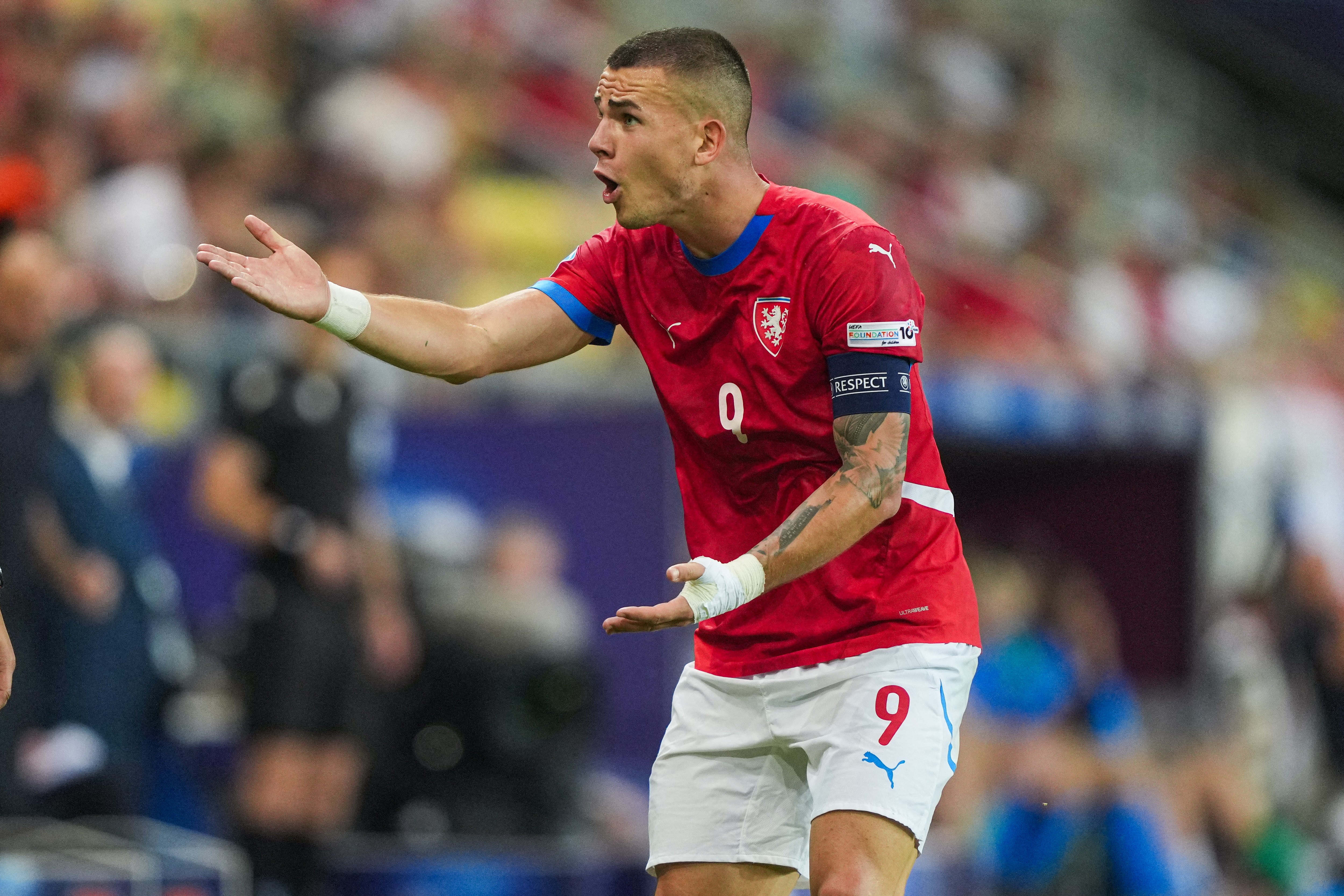 Heerenveen has secured Czech youth international Vaclav Sejk on loan from Sparta Prague