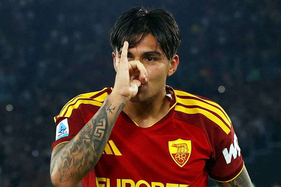 Santiago Castro celebrates Roma's opener Santiago Castro celebrates Roma's opener