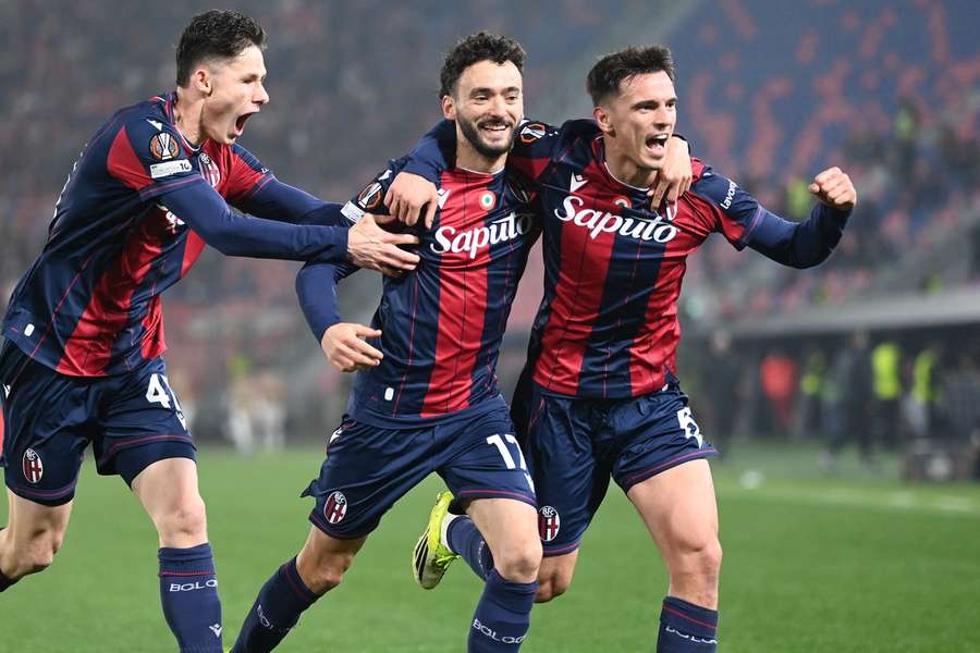 Bologna celebrate Joao Mario's winning goal