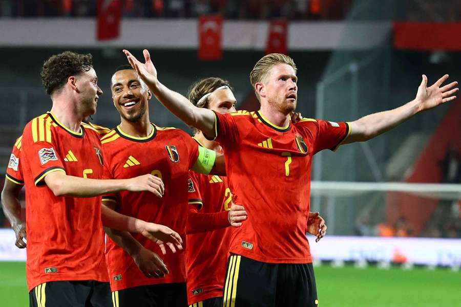 Kevin De Bruyne celebrates Kevin De Bruyne celebrates