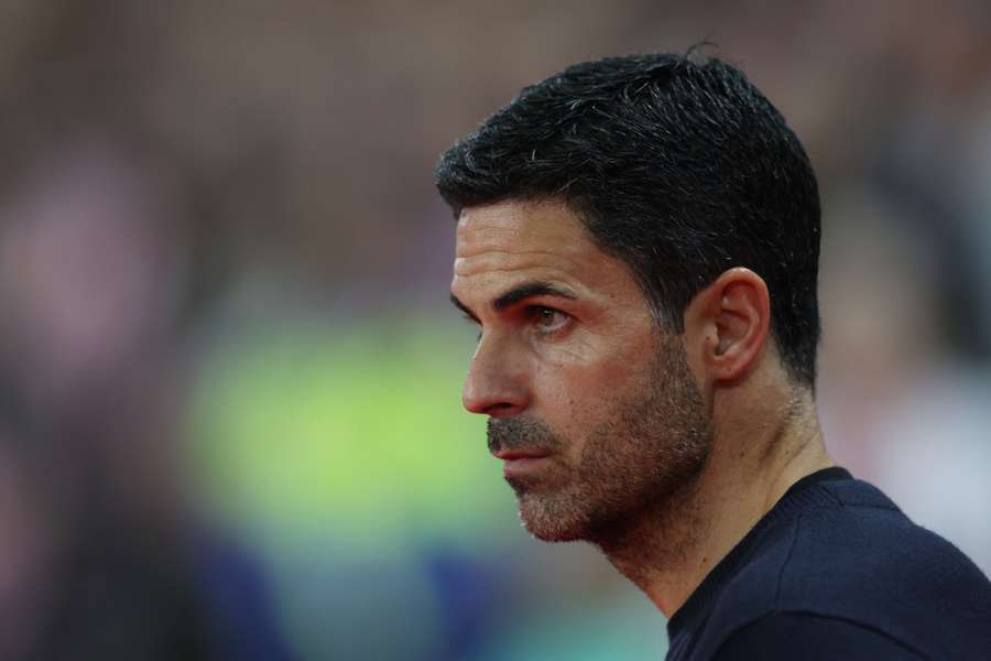 Arteta looks on Arteta looks on