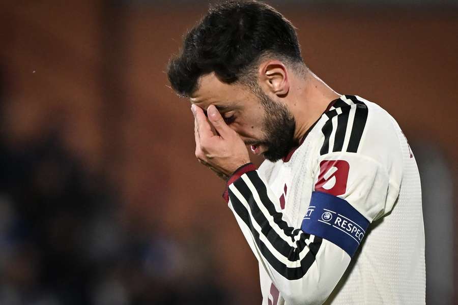 Bruno Fernandes shows his frustration during the defeat by Como Bruno Fernandes shows his frustration during the defeat by Como