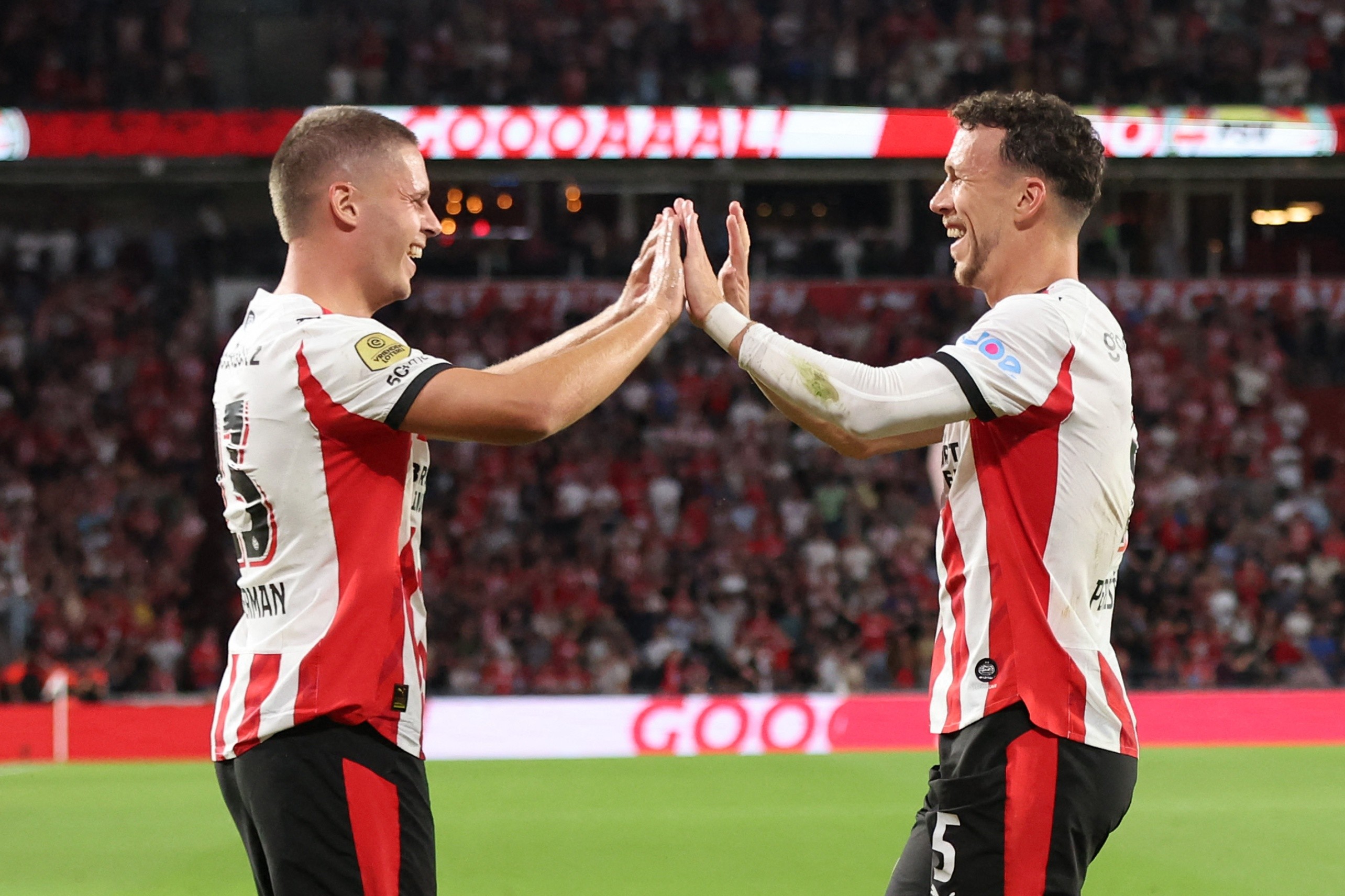 Eredivisie Team of the Week: Veerman takes the lead, Ajax stars join in unison