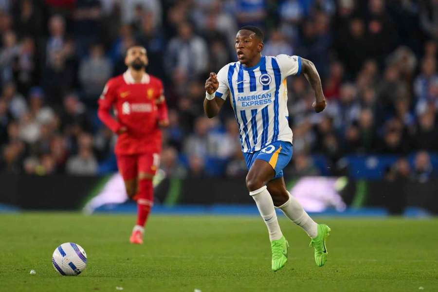 Estupinan completes switch to AC Milan from Brighton