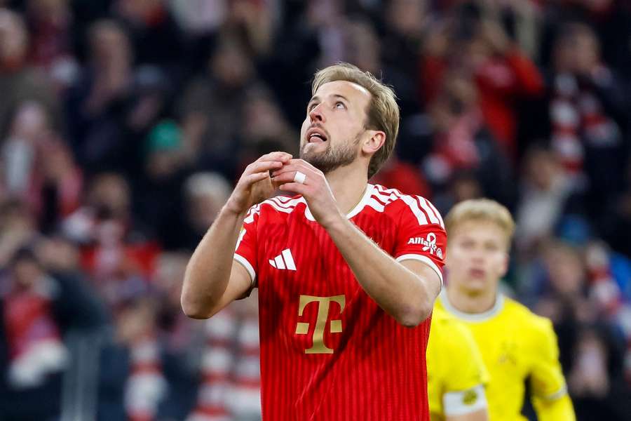 Kane reacts after missing the penalty