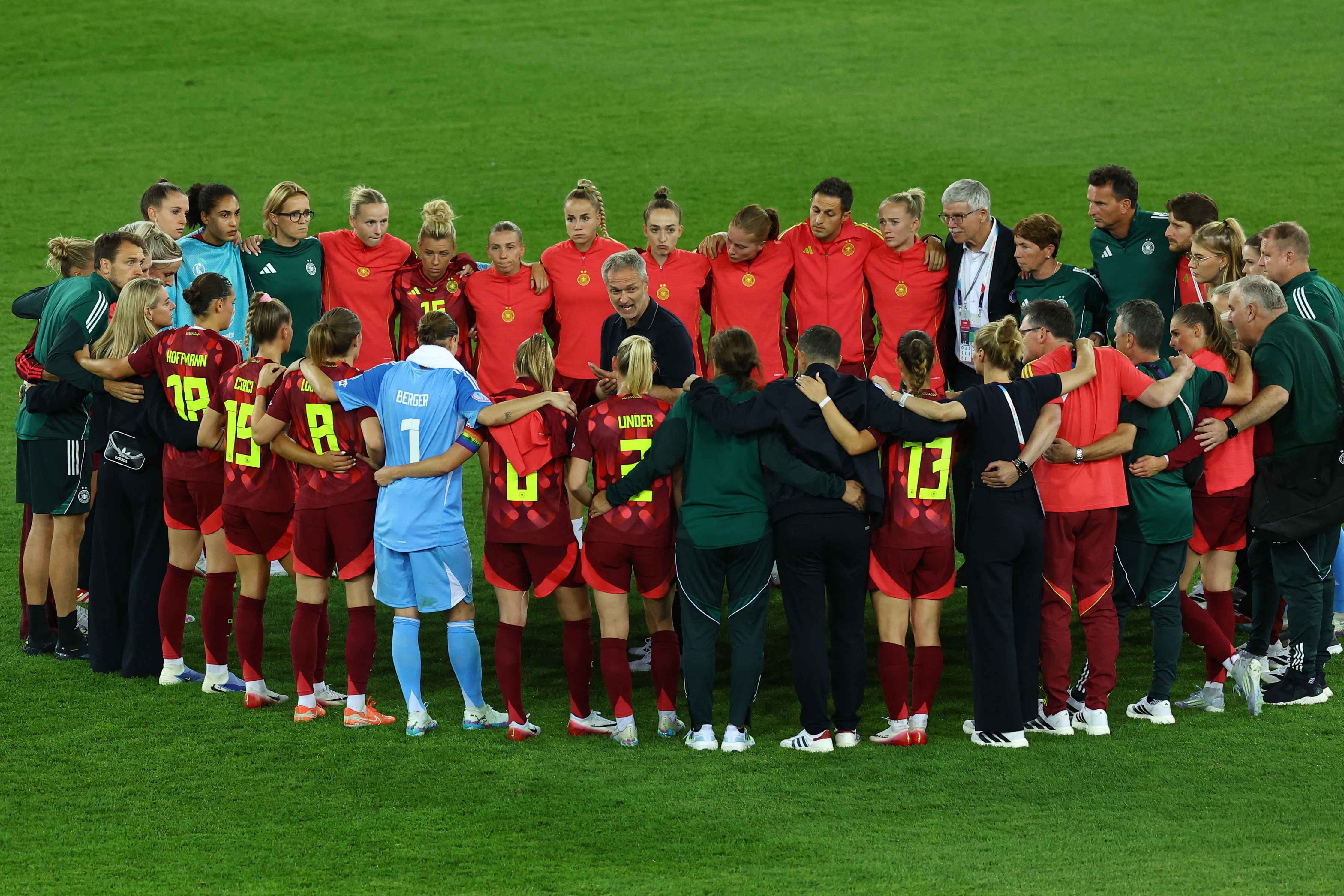 Germany&#39;s coach Wueck is confident that his team has the determination to overcome the favored France in the EURO quarter-finals.