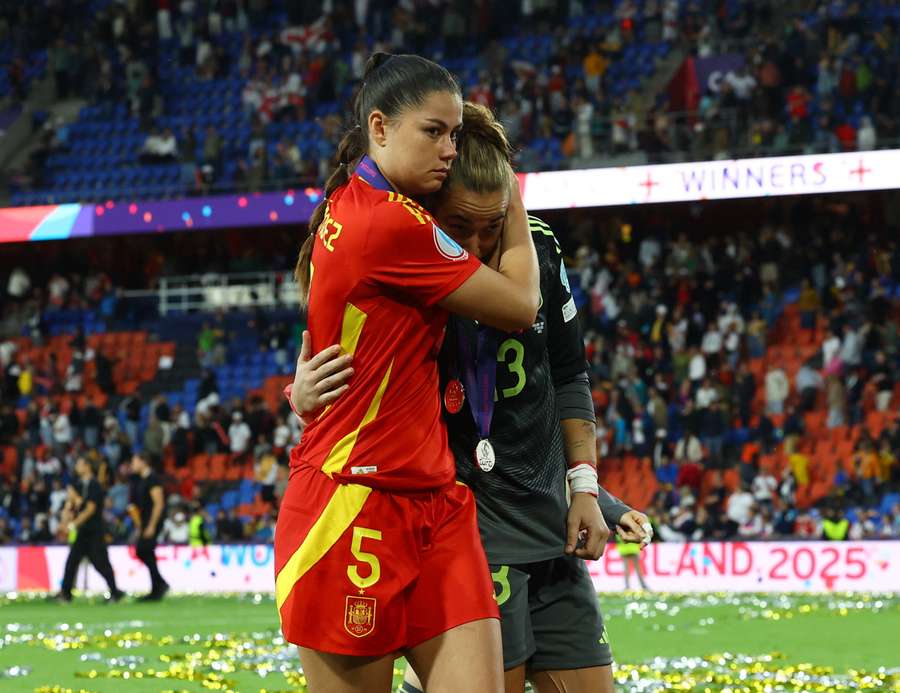 Spain's Maria Mendez and Catalina Coll look dejected after the match