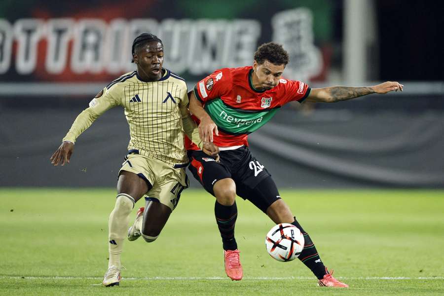 NEC's Deveron Fonville (R) battles with David Kusso of Levski Sofia NEC's Deveron Fonville (R) battles with David Kusso of Levski Sofia