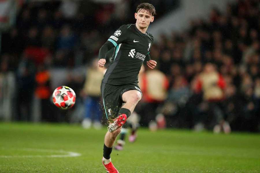 Tyler Morton in action for Liverpool