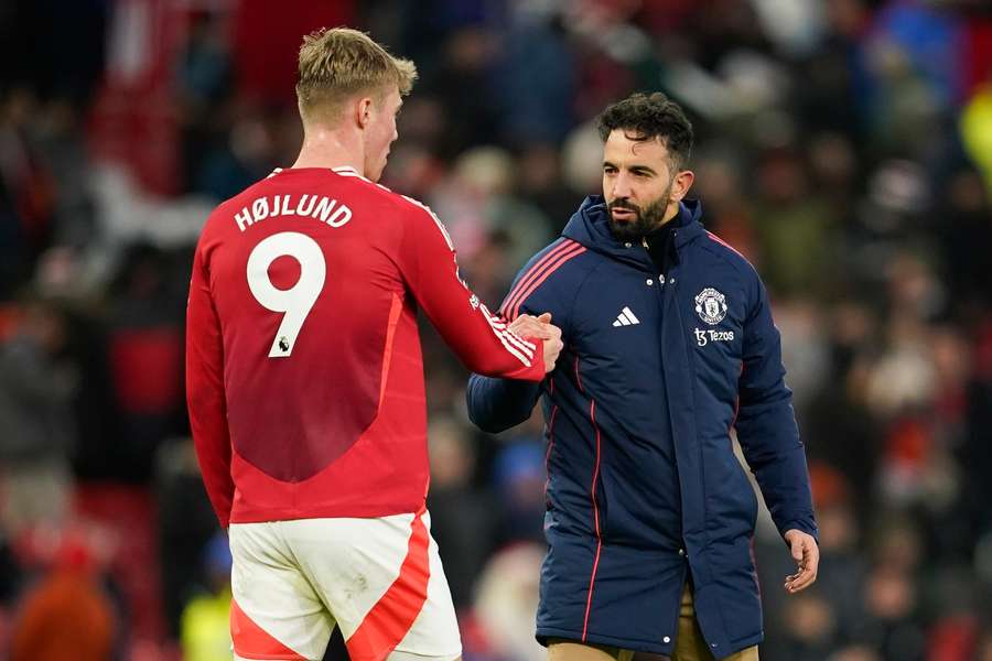 Rasmus Hojlund's sale would open space for a new striker at Old Trafford.