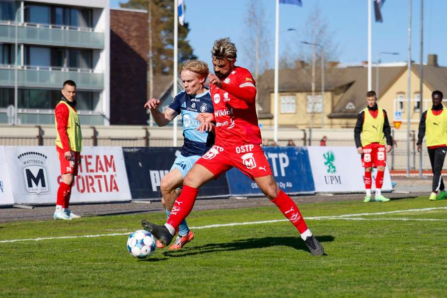 Sergei Eremenko grabbed an assist for Jaro