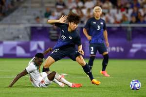 Tottenham has announced the acquisition of Japanese defender Kota Takai from Kawasaki Frontale.