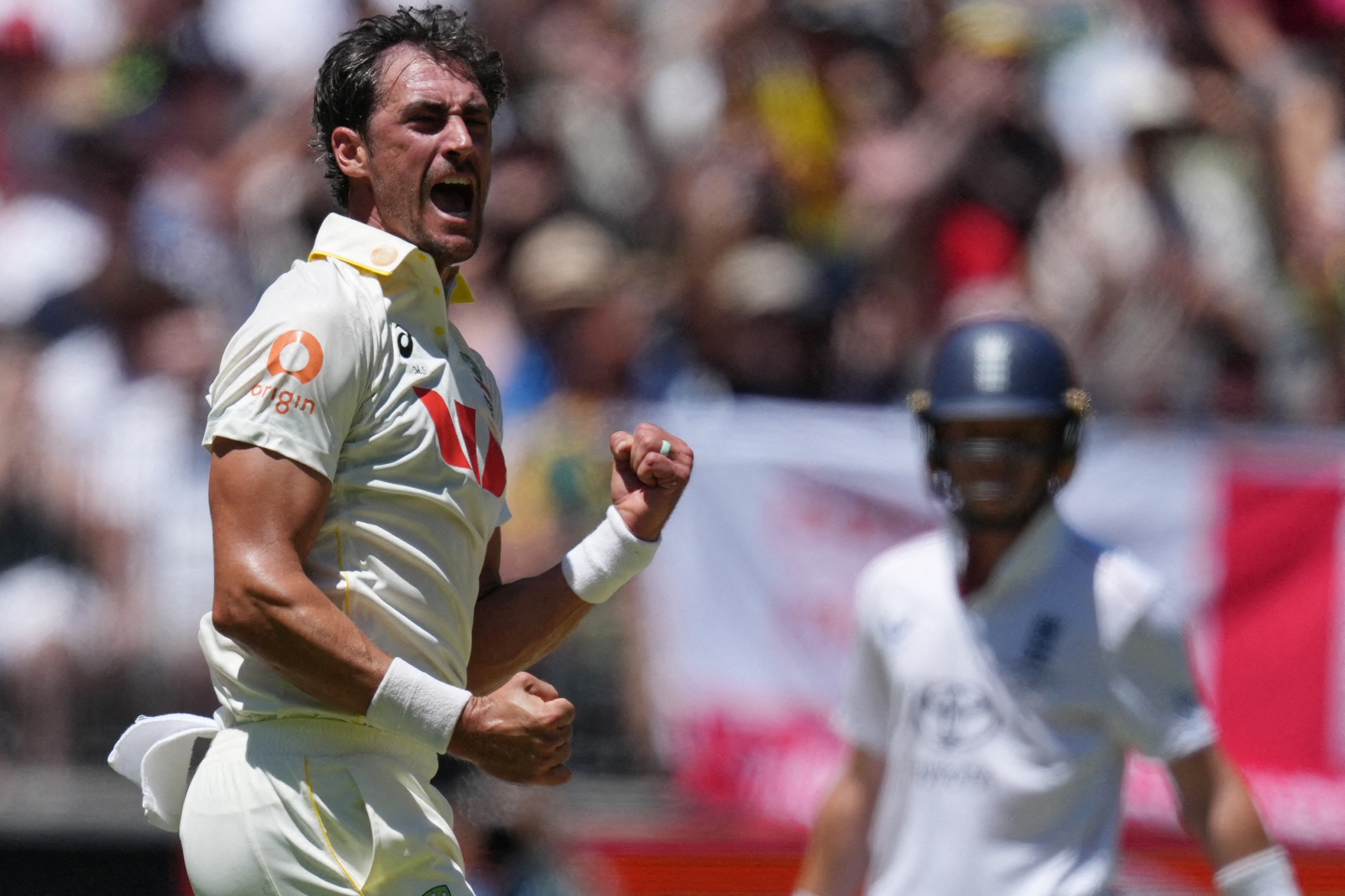 England should adopt a more positive stance against Starc&#39;s weapon, says former bowler Anderson