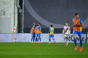 Valencia fight back to secure a point on the road against Rayo Vallecano
