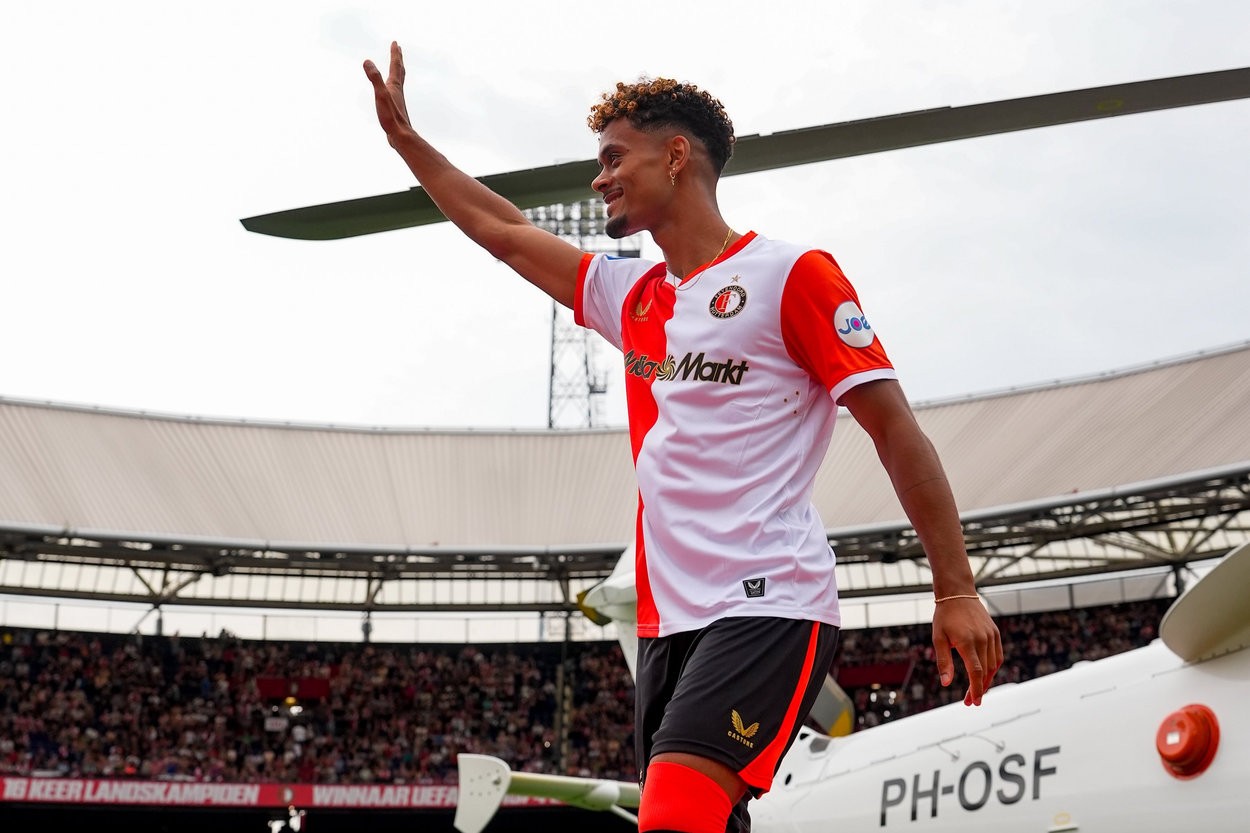 Feyenoord has acquired Portuguese winger Goncalo Borges from Porto.