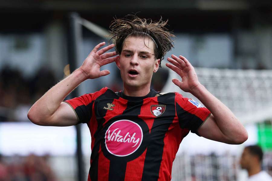 Bournemouth are not ready to sell Chelsea target Alex Scott Bournemouth are not ready to sell Chelsea target Alex Scott