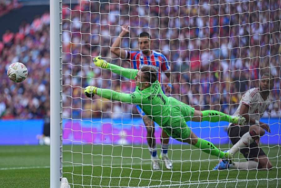 Henderson in action for Crystal Palace