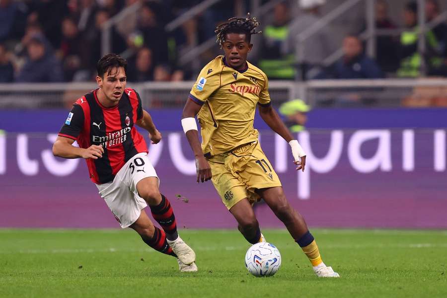 Bologna's Samuel Mbangula in action against AC Milan 